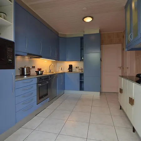 Дом отдыха Spacious Mansion In With Pool Gastel